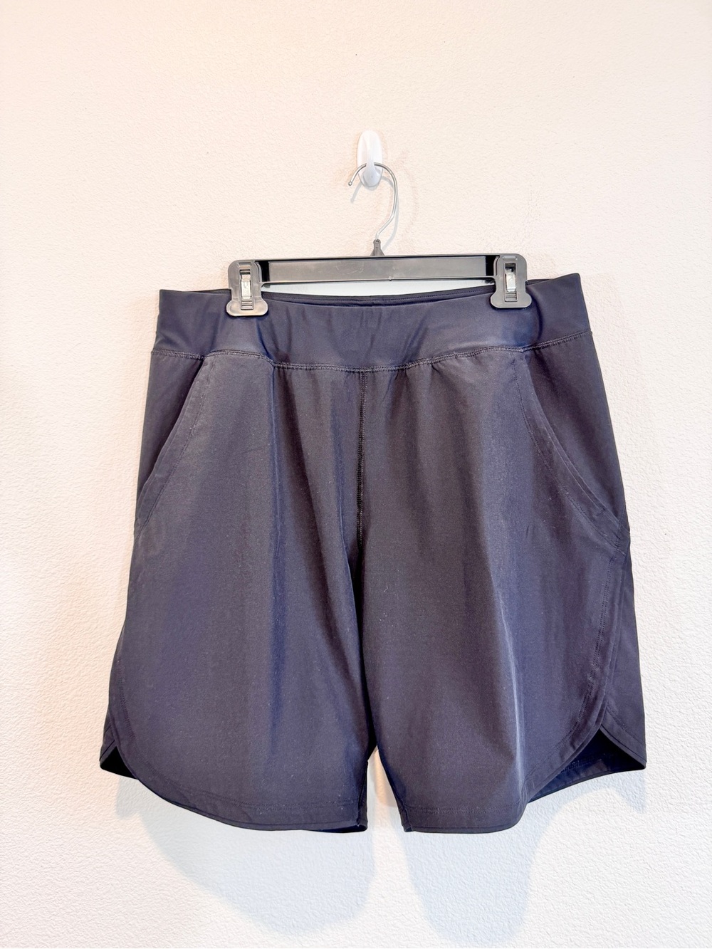 Lands' End Women's Black Athletic Hiking Running Shorts Size 14 K55